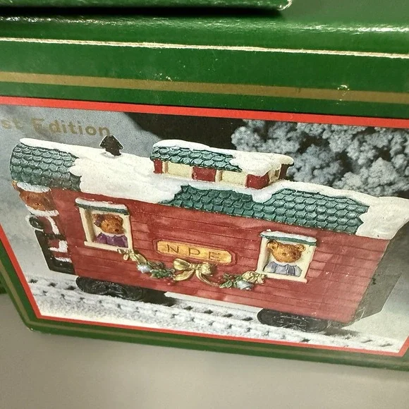 VTG 1994 North Pole Express 5 Box Christmas Train Set Village First Edition - Picture 6 of 15